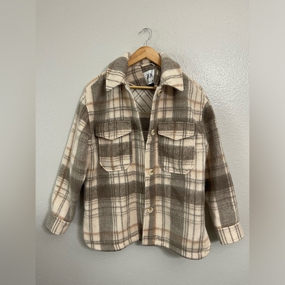 Zara Plaid Shacket / Overshirt - Picture 3 of 10